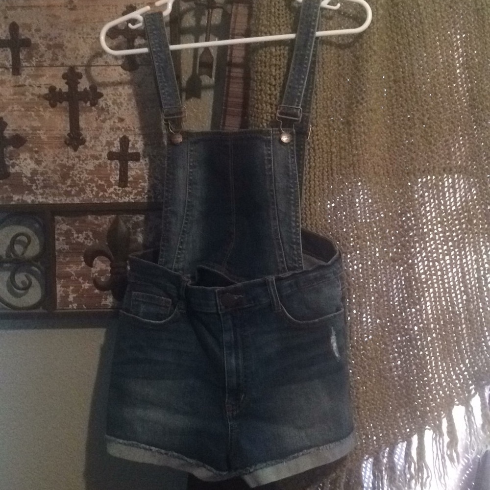 Cuffed dark blue overall denim shorts